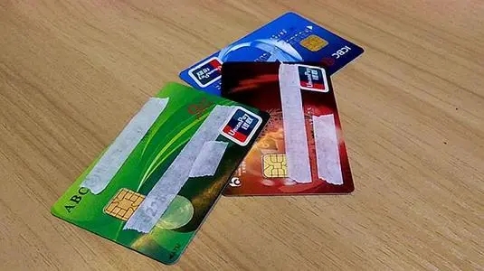 一個銀行可以申請多少張儲蓄卡？